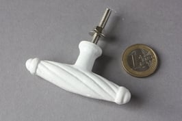 Länglicher Möbelgriff geriffelt weiß | white drawer knob