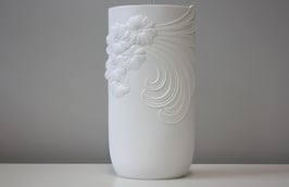 30,5 cm / XL AK Kaiser Vase Design M. Frey, weiße Biskuitvase Vintage / white floral 60s 70s bisque vase Germany