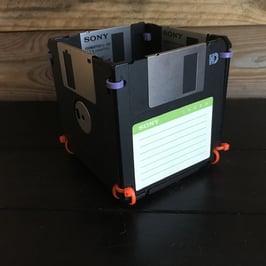 Pot à crayons "disquettes"