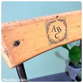 Chaise enfant revalorisée (a) – Gravure ABC bohème