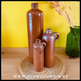 Joli et décoratif lot de 3 bouteilles en grès