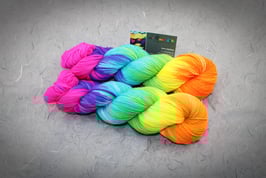 Gipfelwelten von Schmusewolle, 100g "Rainbow neon"