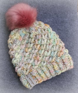 Handgestrickte Mütze Größe M