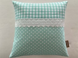 Kissen mit Spitze mit