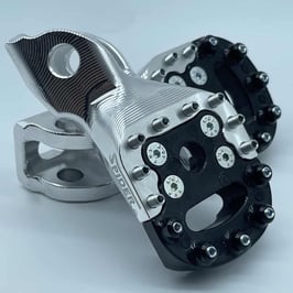 Supermoto S4 monoblock footpeg