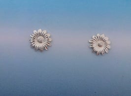 Daisy post earring   FL 2 ER