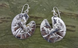 Frog on Lily Pad Pendant - FRG LP FW