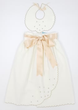 Faldón de pique con babero. Ref. 14011.