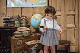 Conjunto falda y camisa. Familia Carboncillo.  Ref. 2226.