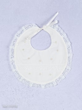 Babero organdi bordado. Ref. 1018