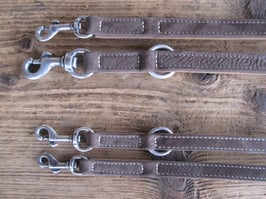 Leine 'Pilatus' braun auf sand