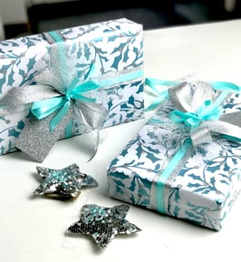 Geschenkpapier Scandic Holly - 2 Bögen