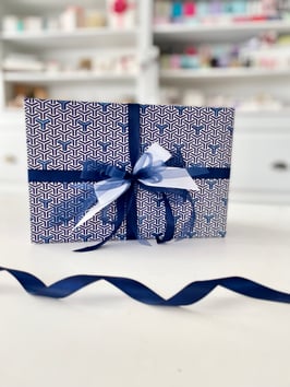 Glitzer Geschenkpapier "Geo Key" - 2 Bogen