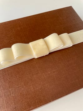 Samtband creme 25mm - 2 Meter