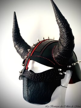 Casque à cornes Noire