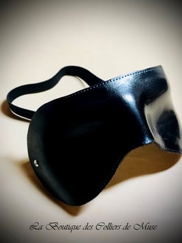 Masque occultant en cuir