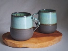 Mugs en grès noir