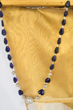 Kette „Perlenzauber“ in dunkelblau