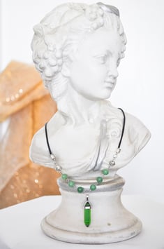 Kette mit Anhänger  „Elbenstein“ in grün