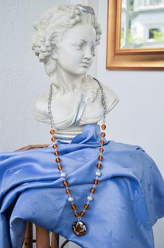 Kette mit Anhänger „Perlenzauber“ in honigfarben