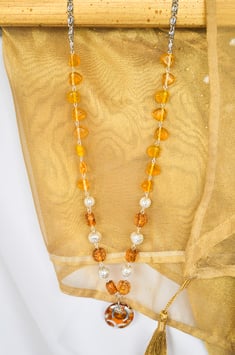 Kette „Perlenzauber“ in orangegelb