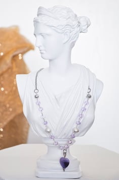 Kette mit Herzanhänger  „Elfenherz“ in lila