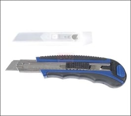 Teppichmesser, 18 mm Klingen, extra schwere Ausführung incl. Ersatzklingen (Art. 7956)