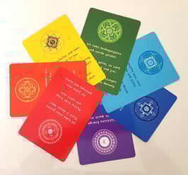 Chakra-Kartenset mit Affirmationen