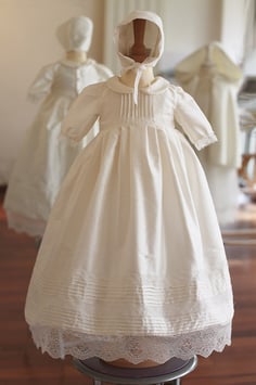 Robe baptême longue soie dentelle Mathis