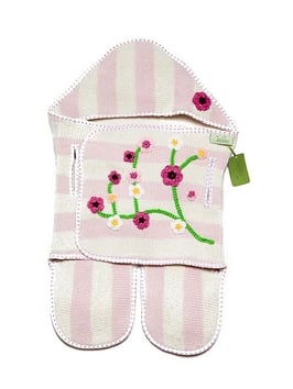 Povijalna odejica z motivom češnjevih cvetov