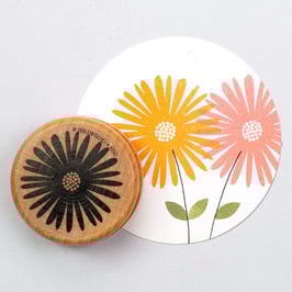 Velika travniška marjetka