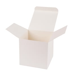 Darilna škatlica - Cube M - v krem beli barvi