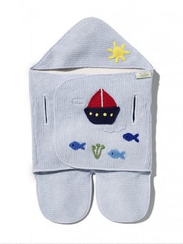 Povijalna odejica z motivom jadrnice