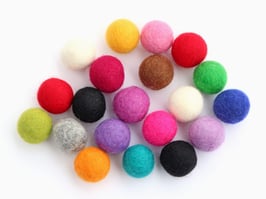 Set 20 barvnih kroglic iz filca - pisane barve