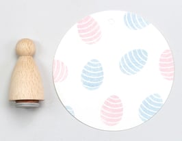 Velikonočni pirh s črtami