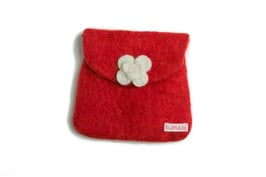 Toaletna torbica - rdeča z belo vrtnicvo