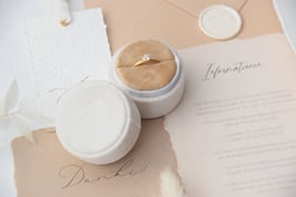 Ringbox rund ZWEIFARBIG, Farbe Creme & SAHNE