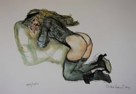 Larot, Dina - Mädchen kniend mit Polster