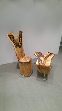 Sessel mit Tischli in Apfelholz. Harley Design