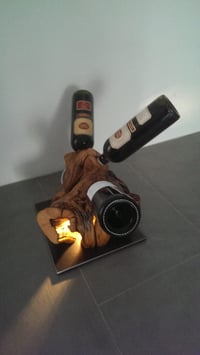 Weinständer klein aus Wurzelholz. Für 3 Flaschen inkl. Beleuchtung