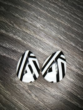 Tropfen black white Stripes