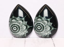 Tropfen black Mandala