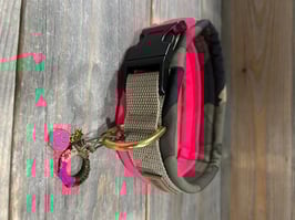 SOFTY TRICOLOR    CAMOU/NEO PINK , Gurt SAHARA , Gum neo pink