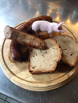 Schweinsbratwurst mit Thai Green Curry