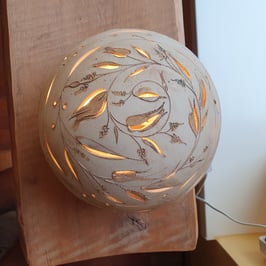 Leuchtkugel, Zarte Blütenornamente, D= 23 cm, Unikat, Handarbeit, frostsicher