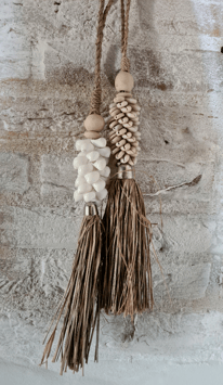 Schelpenhanger Raffia Kecil