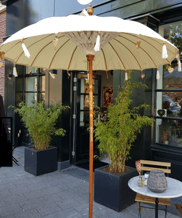 Balinese parasol crème of wit