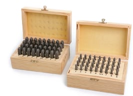 Einschlagzahlen- und Buchstaben in Holzbox, diverse Grössen