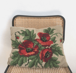 COUSSIN EN CANEVAS BOUQUET DE COQUELICOTS