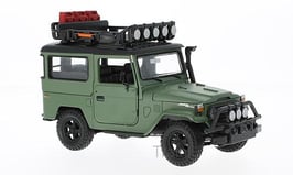 Art.Nr. 16.374 Toyota FJ40 maztt grün mit  Gepäckträger
